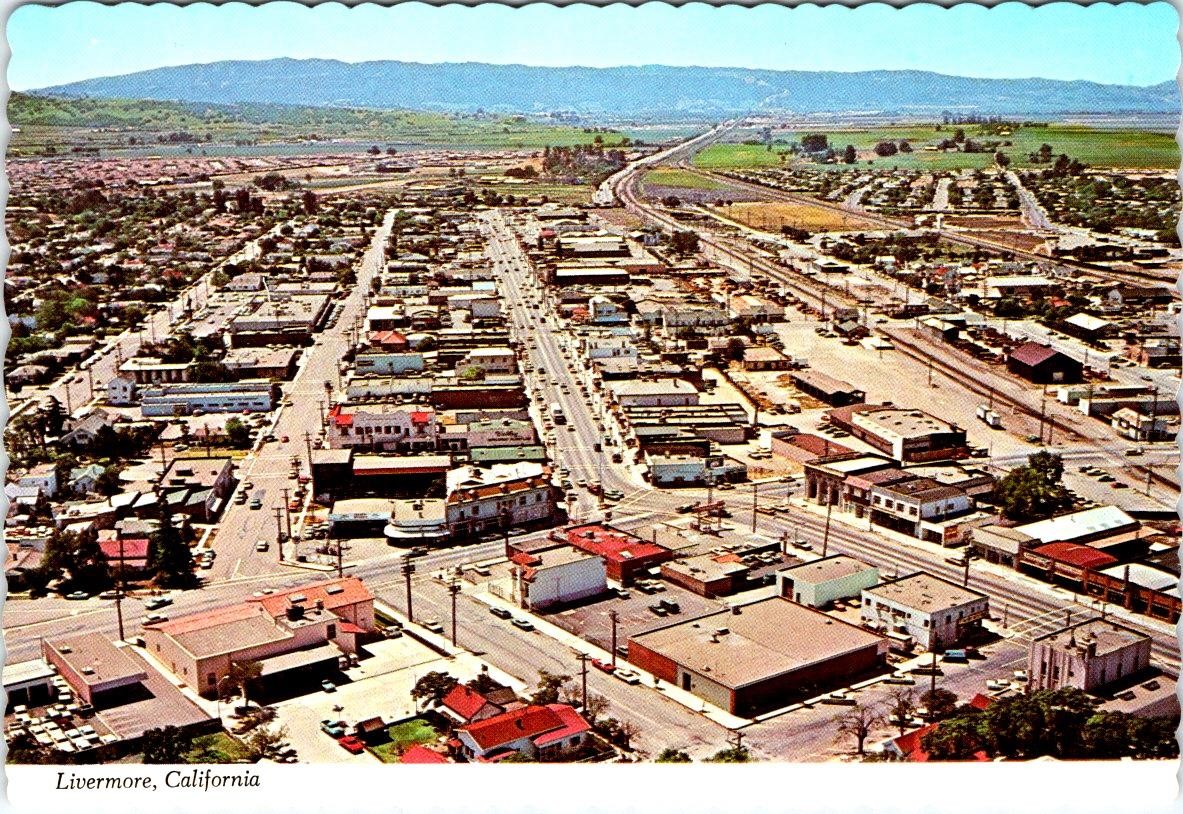 Livermore, CA California DOWNTOWN BIRD'S EYE VIEW ca1970's 4X6 Postcard Livermore, CA California DOWNTOWN BIRD'S EYE VIEW ca1970's 4X6 Postcard
