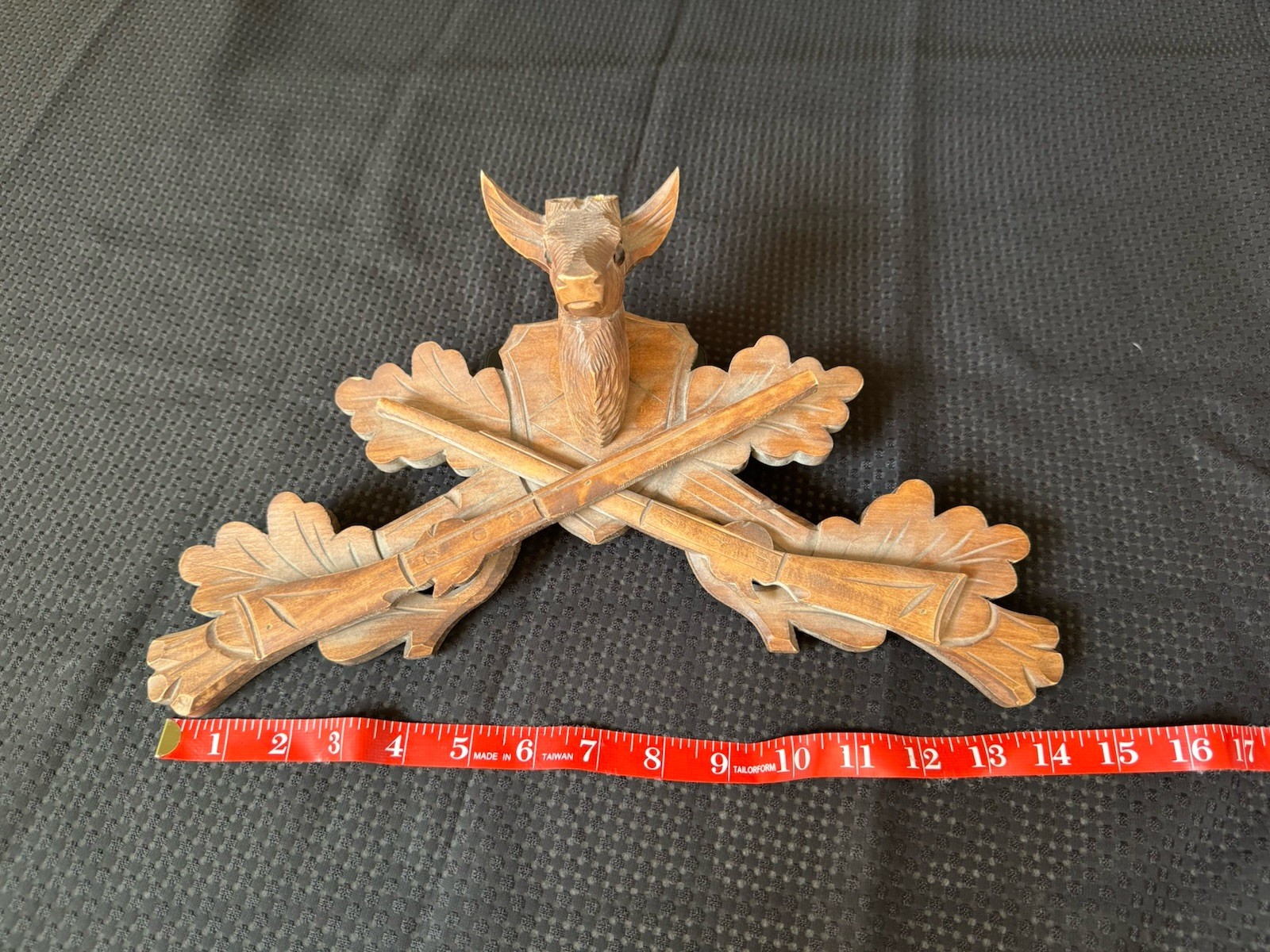 Vintage German Cuckoo Clock Wood Deer Head & Rifles Topper Missing antlers . Vintage German Cuckoo Clock Wood Deer Head & Rifles Topper Missing antlers .