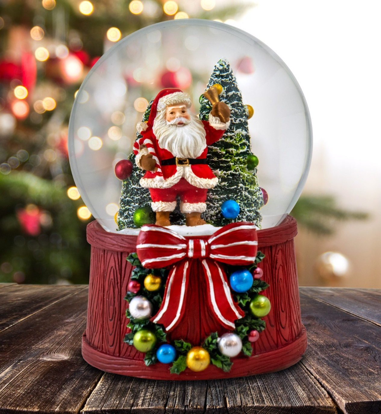Jingle Bell Santa w/ Wreath Musical Snow Globe San Francisco Music Box Jingle Bell Santa w/ Wreath Musical Snow Globe San Francisco Music Box