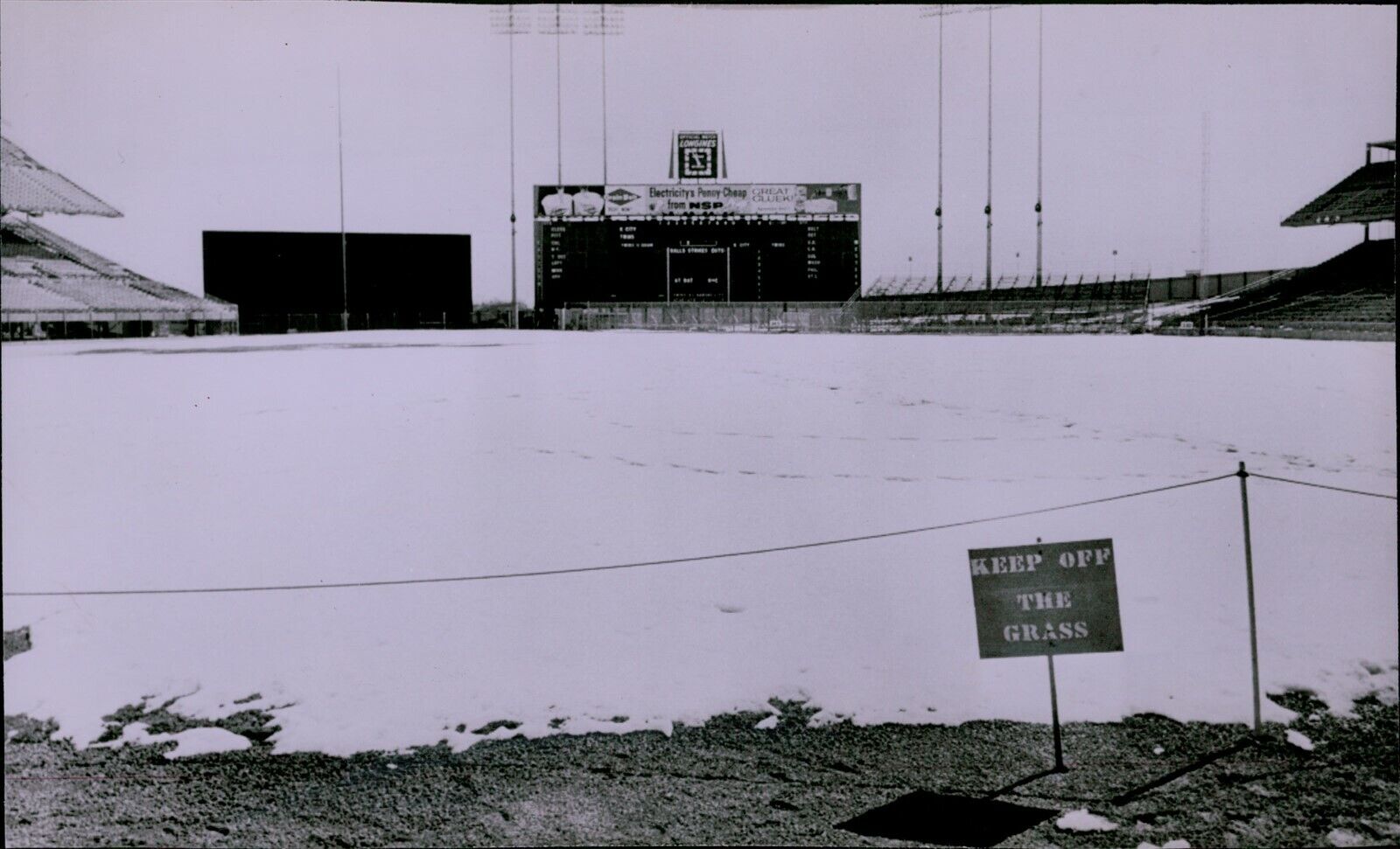 LG830 1966 Wire Photo DESERTED Met Stadium Keep Off the Grass Sign Snow Field