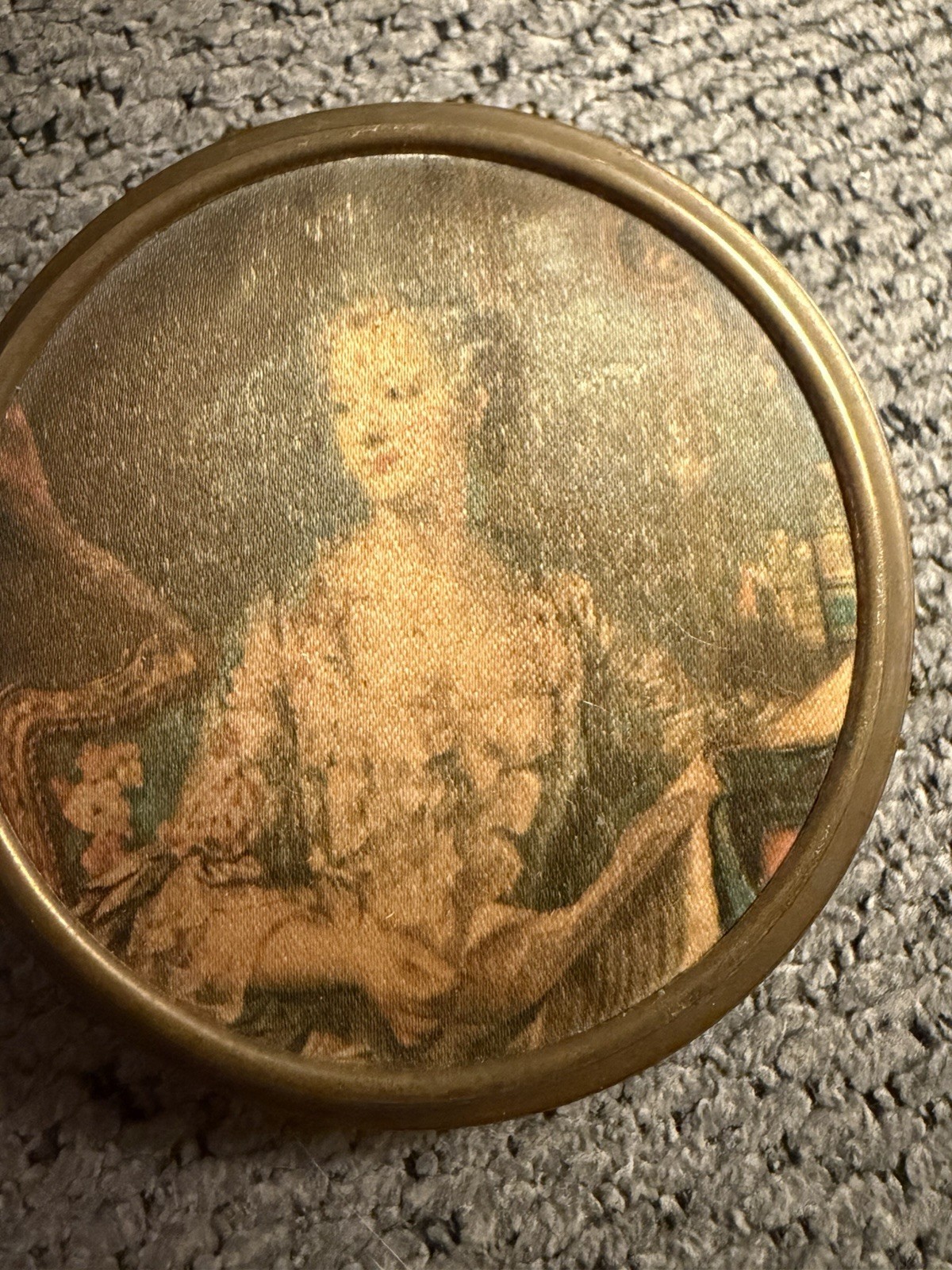 Vintage 1950s British Cream Powder Compact Vintage 1950s British Cream Powder Compact
