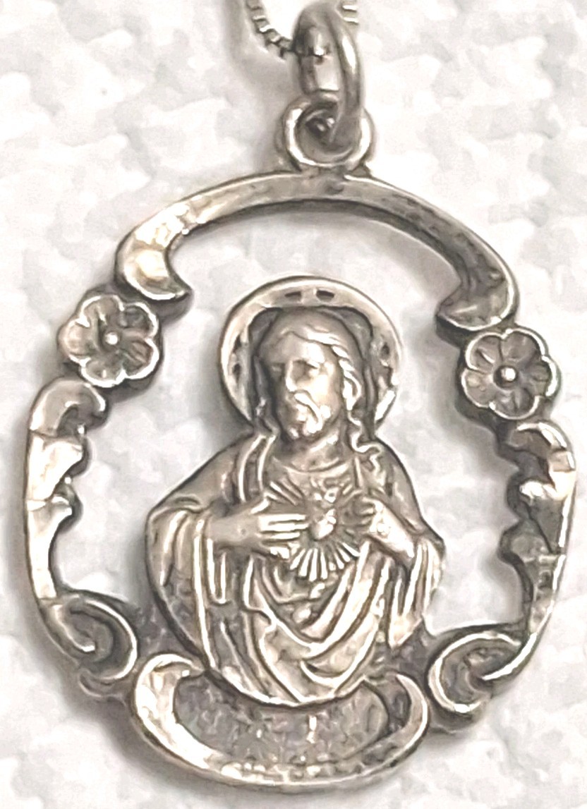Antique 1930\'s Sterling Silver Sacred Heart Of Jesus Catholic Religious Medal