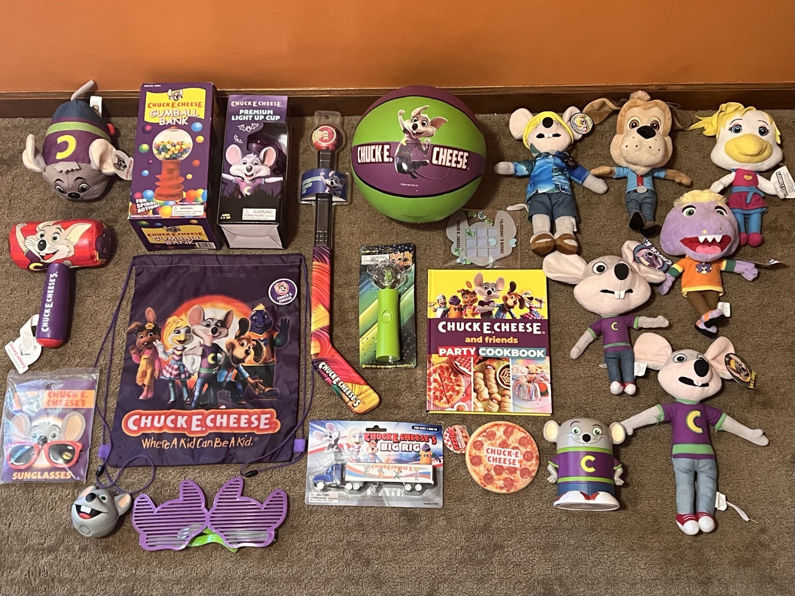 HUGE Chuck E. Cheese CEC Prize Toy Lot 20+ items HUGE Chuck E. Cheese CEC Prize Toy Lot 20+ items
