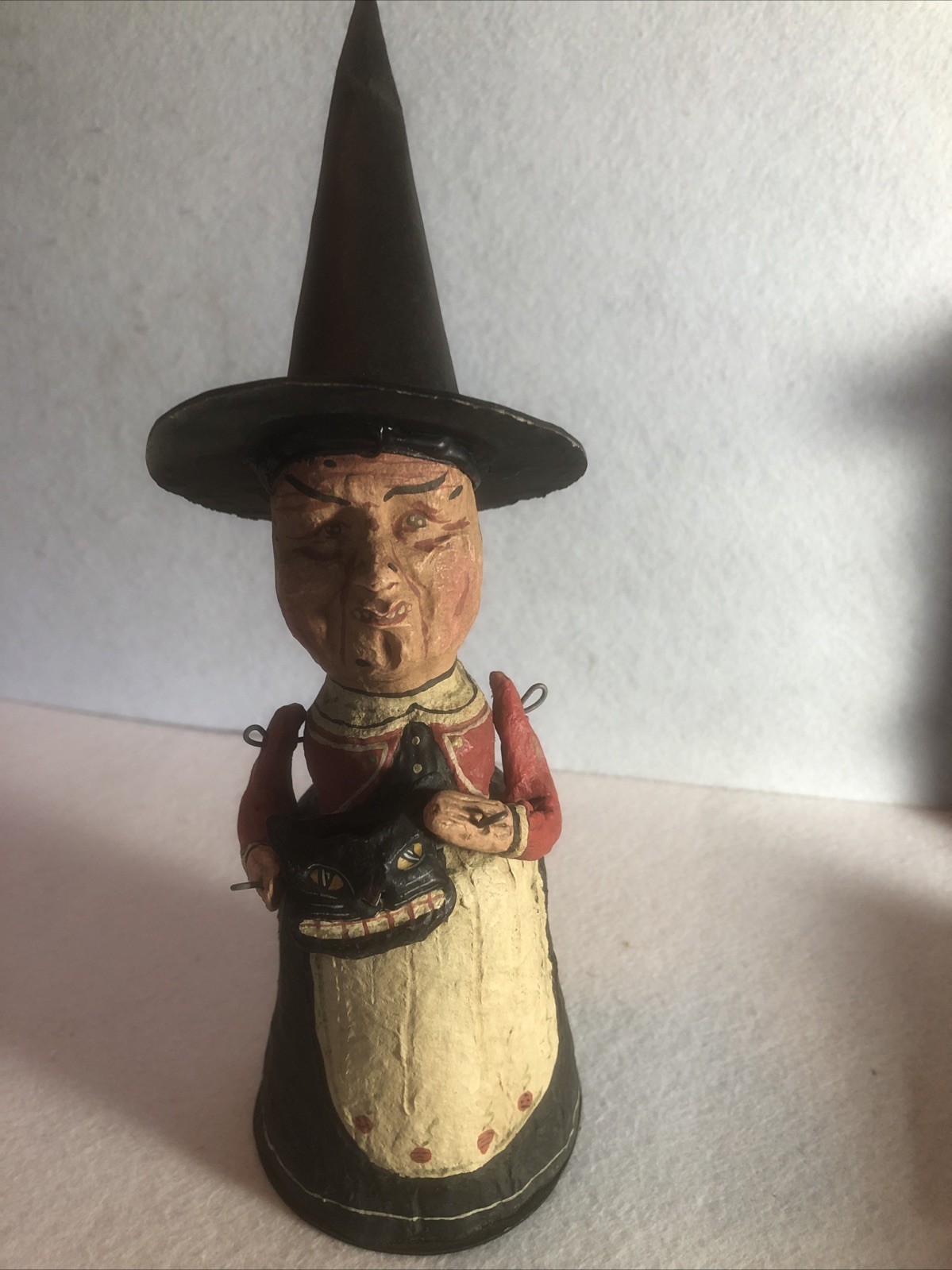 Poliwoggs America Folk Art Collectible 9” Witch with Cat Pail Retired Halloween Poliwoggs America Folk Art Collectible 9” Witch with Cat Pail Retired Halloween
