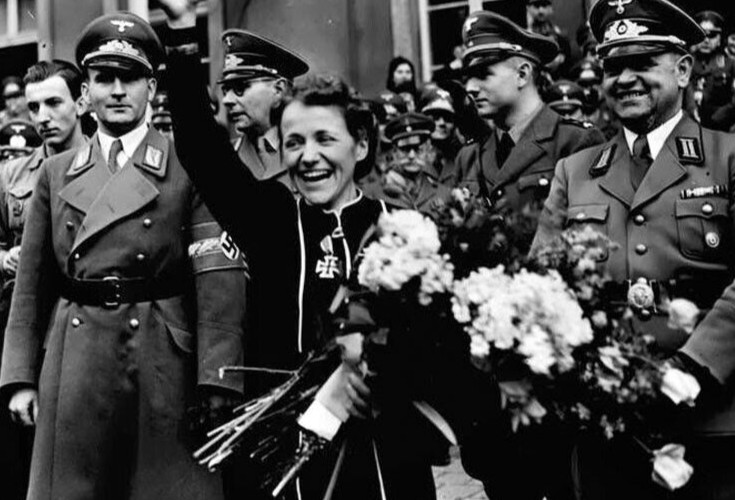 WW II German Photo ---- Hanna Reitsch - Test Pilot -.. WW II German Photo ---- Hanna Reitsch - Test Pilot -..