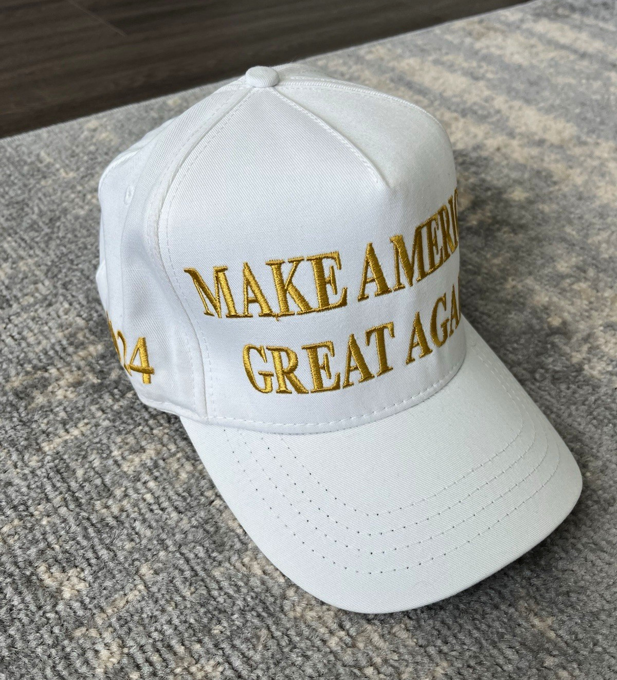 ULTRA RARE Make America Great Again MAGA 2024 White and Gold Trump Campaign Hat ULTRA RARE Make America Great Again MAGA 2024 White and Gold Trump Campaign Hat