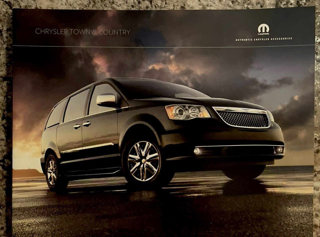 2011 Chrysler Town & Country Brochure 2011 Chrysler Town & Country Brochure