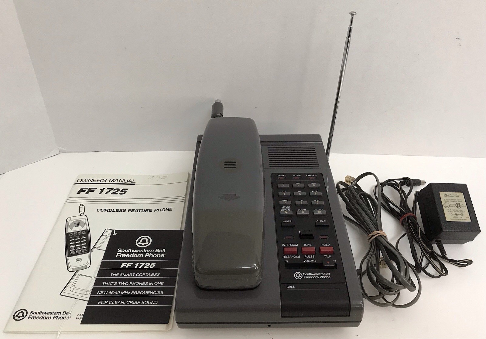 Vintage Southwestern Bell Freedom Cordless Phone FF 1725 Telephone 80s-90s