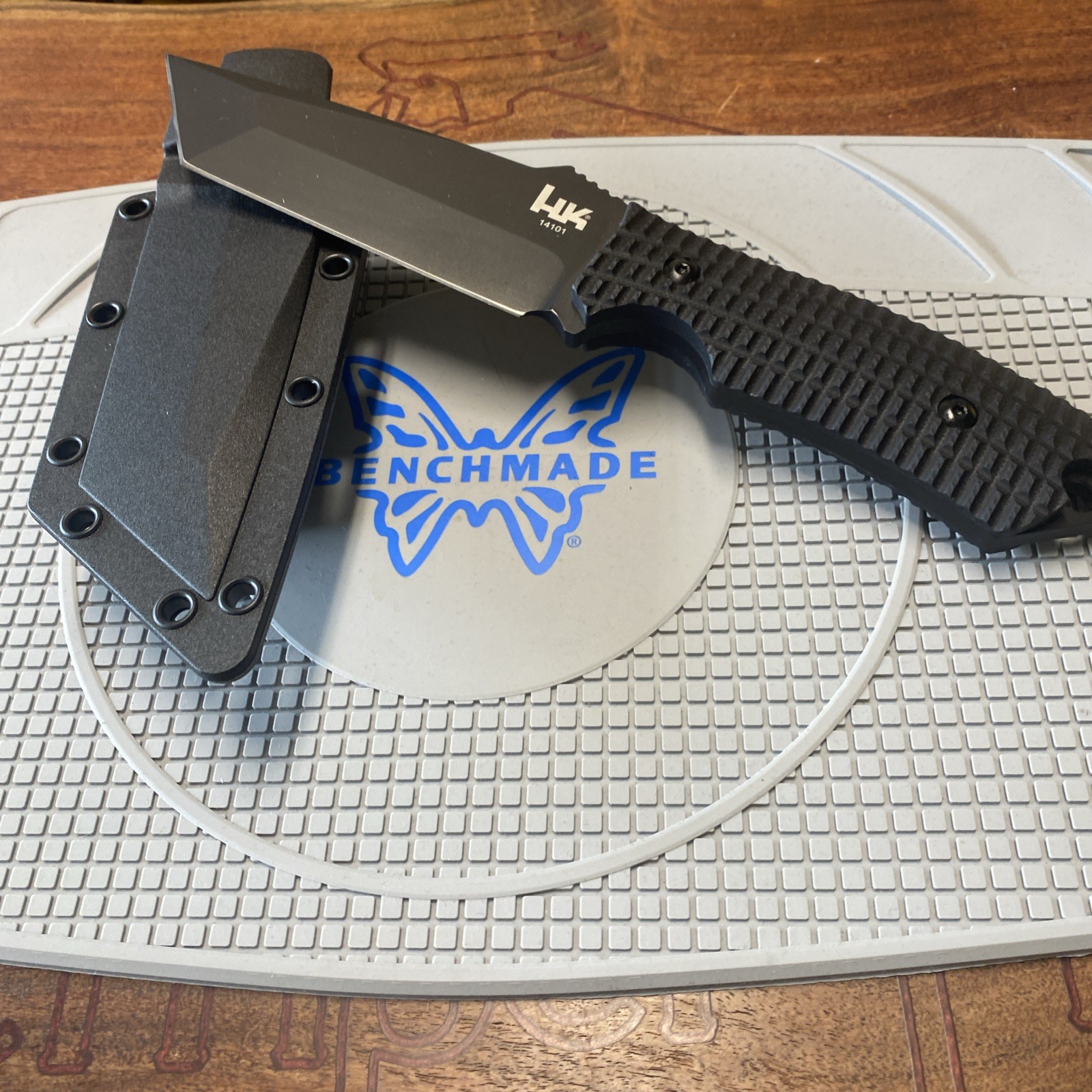 HK 14101 Conspiracy Fixed Blade Knife - Tanto - Made by Benchmade - Discontinued HK 14101 Conspiracy Fixed Blade Knife - Tanto - Made by Benchmade - Discontinued