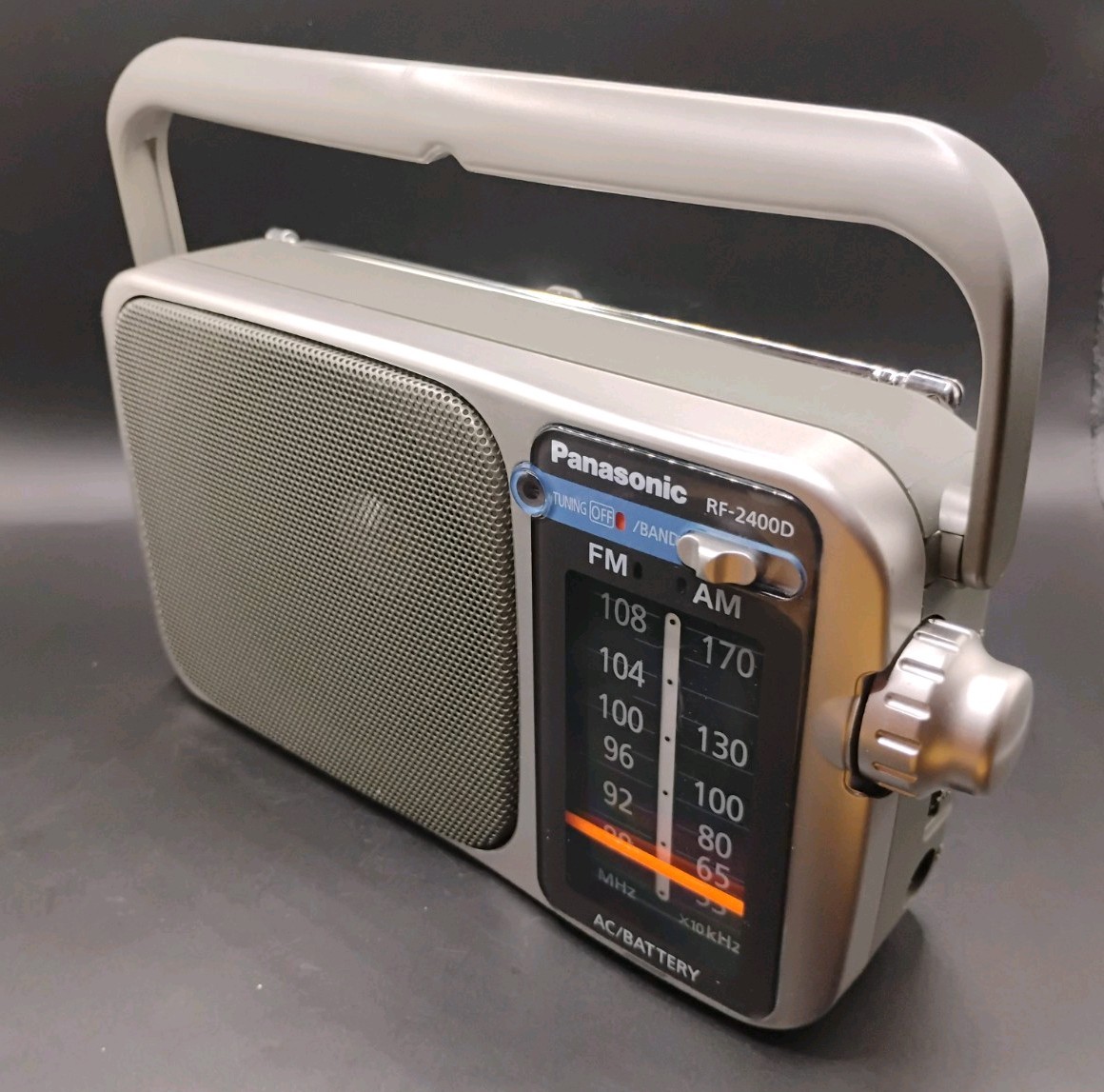 Vtg PANASONIC RF-2400D Analog Portable AM/FM Radio / Tested and Working