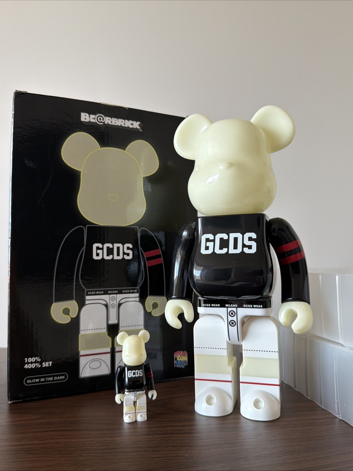 Medicom GCDS X BE@RBRICK Macau 2022 100% + 400% set Bearbrick Glow in the dark