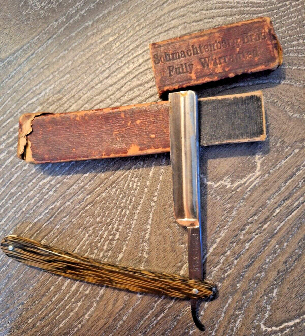 Antique (circa early 1920s) Barber's Straight Razor with Original Box Antique (circa early 1920s) Barber's Straight Razor with Original Box