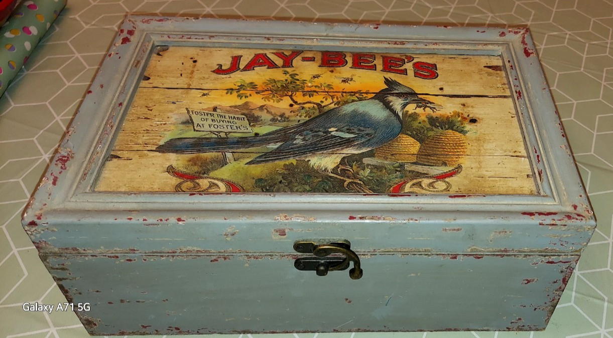 Vintage Wood Box Decorative Blue Jay weathered look Vintage Wood Box Decorative Blue Jay weathered look