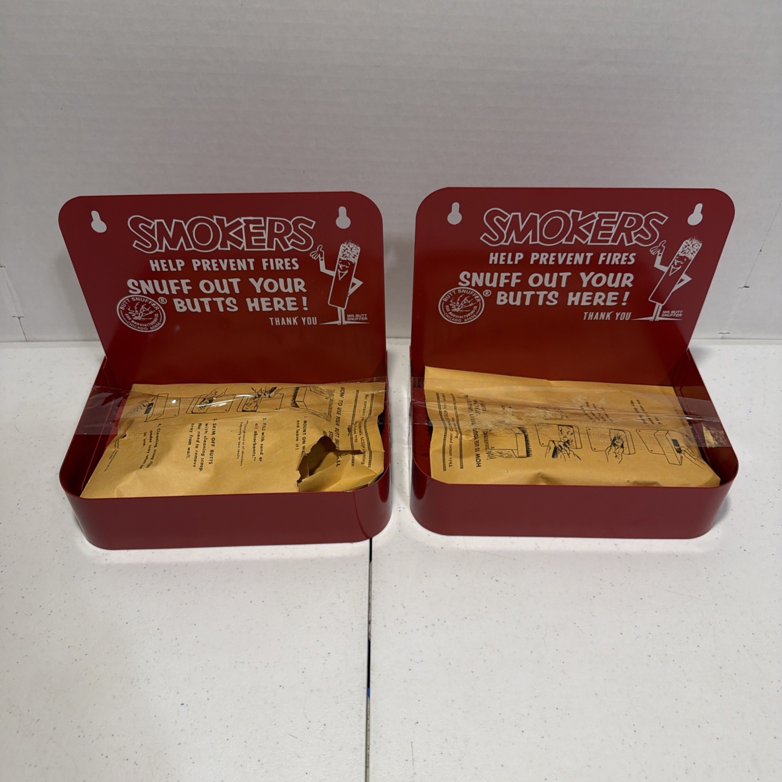 2x Vintage MR. BUTT SNUFFER Steel Ashtrays - Smoker Memorabilia - NEW RARE 2x Vintage MR. BUTT SNUFFER Steel Ashtrays - Smoker Memorabilia - NEW RARE