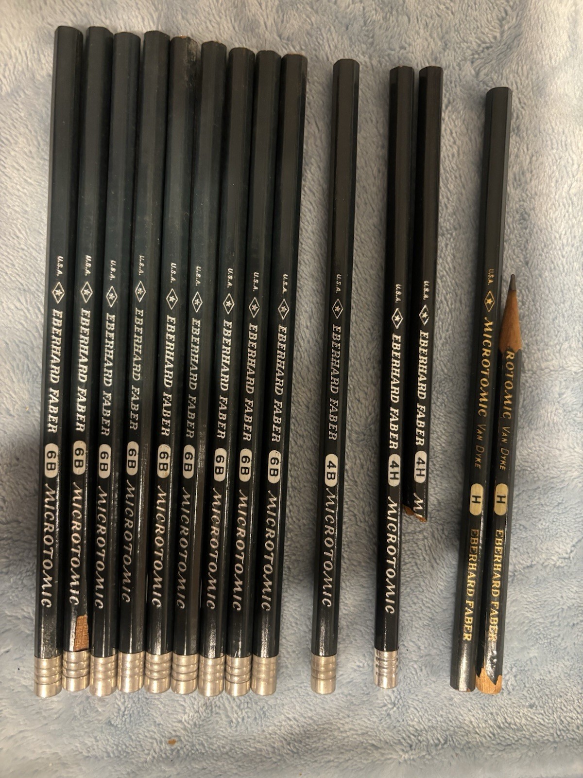 14 Vintage Eberhard Faber Microtomic HB Woodclinched Pencils (2 Van Dyke) 14 Vintage Eberhard Faber Microtomic HB Woodclinched Pencils (2 Van Dyke)