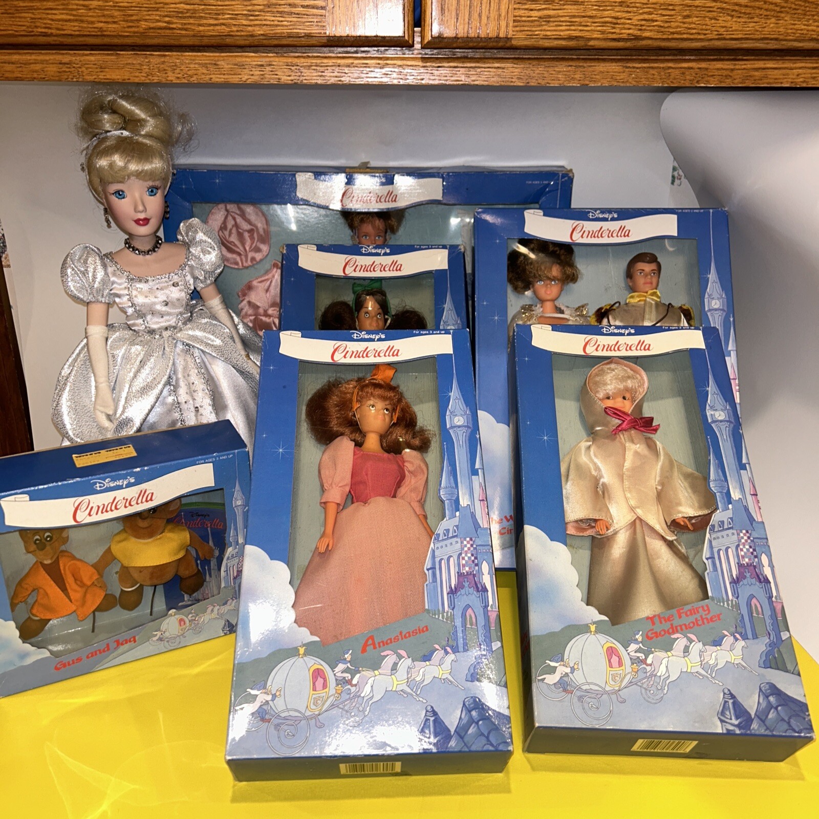 Lot SEVEN 1980s Rare Cinderella Dolls See Pictures (AL522S) Lot SEVEN 1980s Rare Cinderella Dolls See Pictures (AL522S)