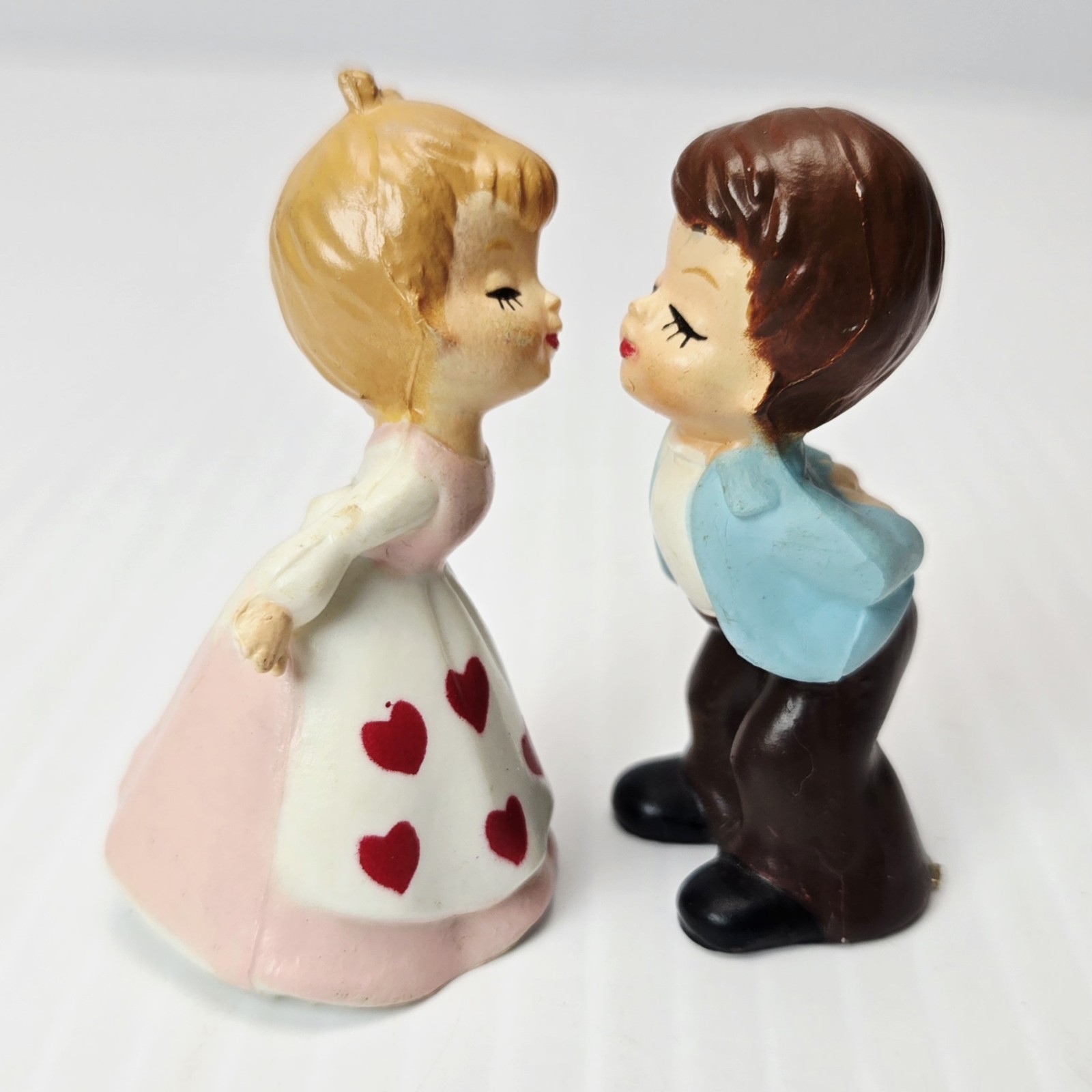 Vintage Kissing Couple Figurines Boy Girl Hearts Valentine Hard Plastic