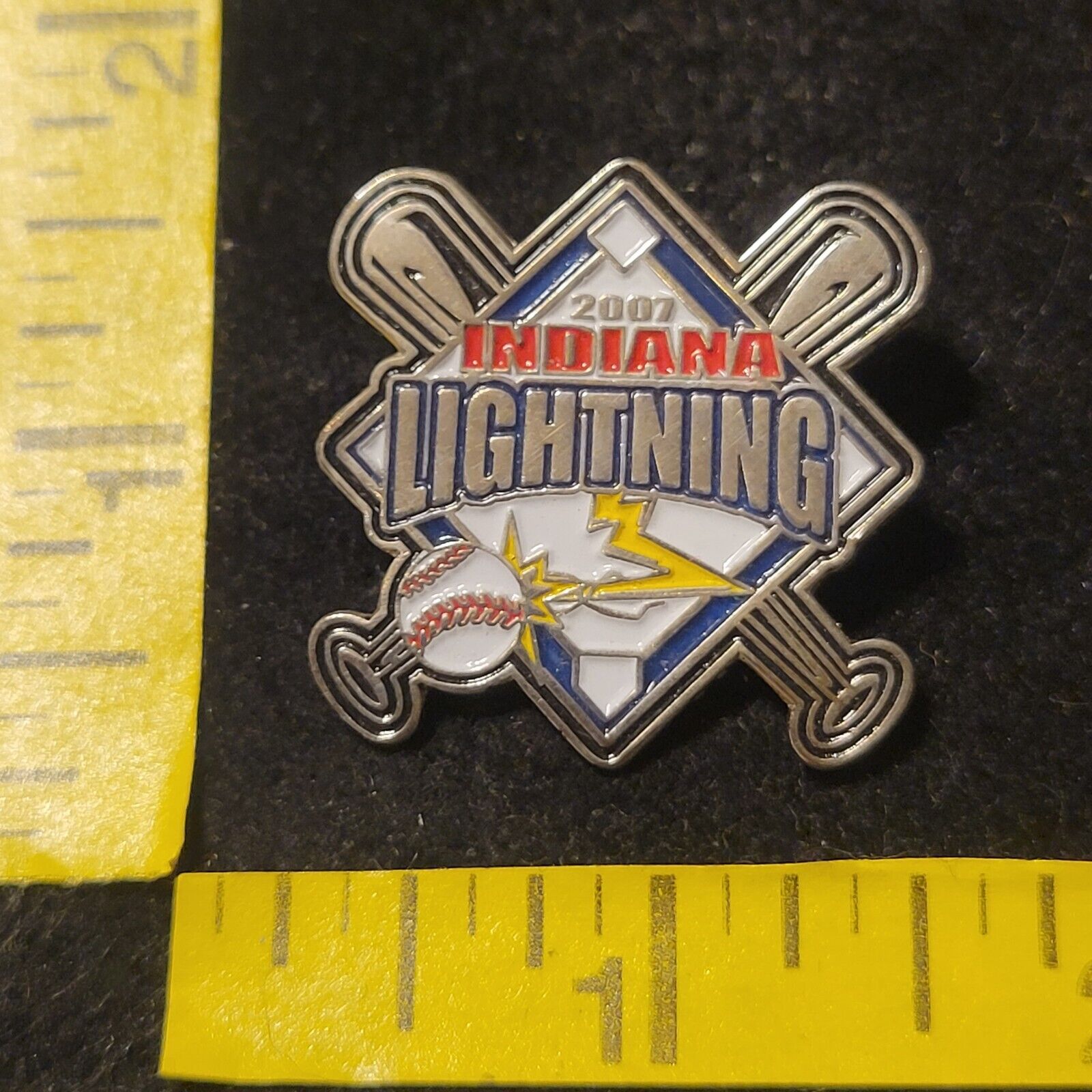 2007 Indiana Lightning Baseball Lapel Badge Hat Vest Pin Souvenir sport club