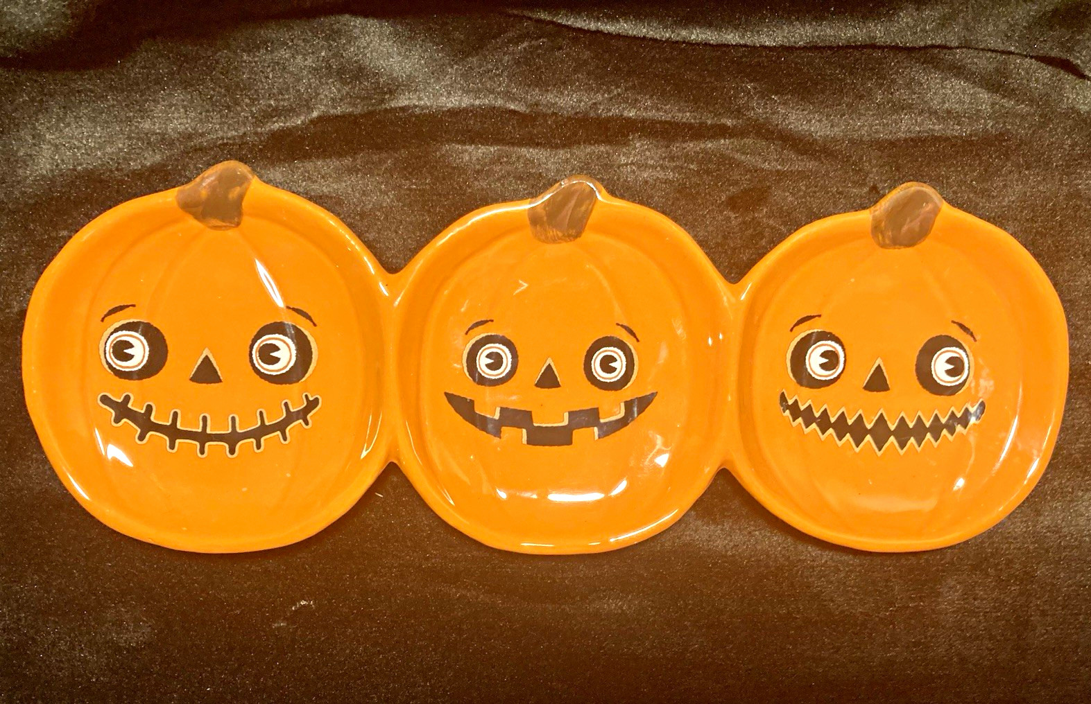 🎃Ashland Halloween Vintage Spirits 3-Section Small Ceramic Pumpkin Tray🎃 🎃Ashland Halloween Vintage Spirits 3-Section Small Ceramic Pumpkin Tray🎃