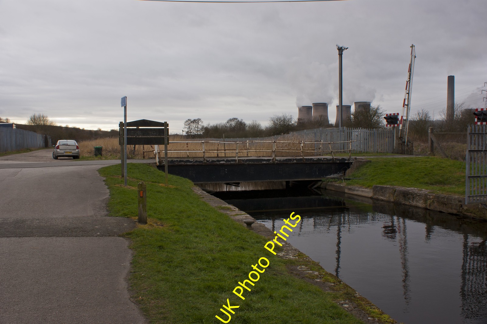 Photo A2 The canal appears to end but it is just an illusion Fiddler\'s F c2012