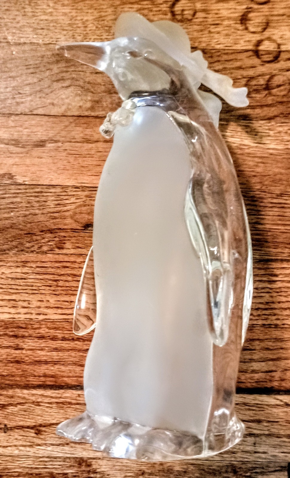 Extremely rare vintage modern Lucite acrylic Penguin with hat NOT skating. Extremely rare vintage modern Lucite acrylic Penguin with hat NOT skating.