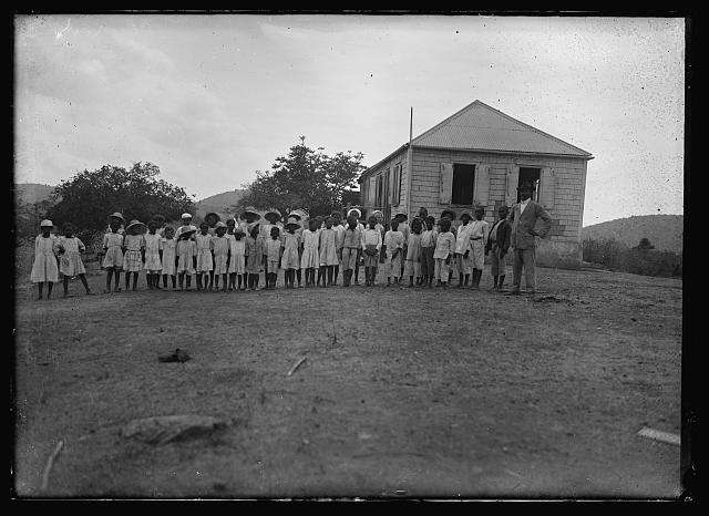 Photo:1917 1919 Schoolchildren Outside Schoolhouse Rural Group Photo
