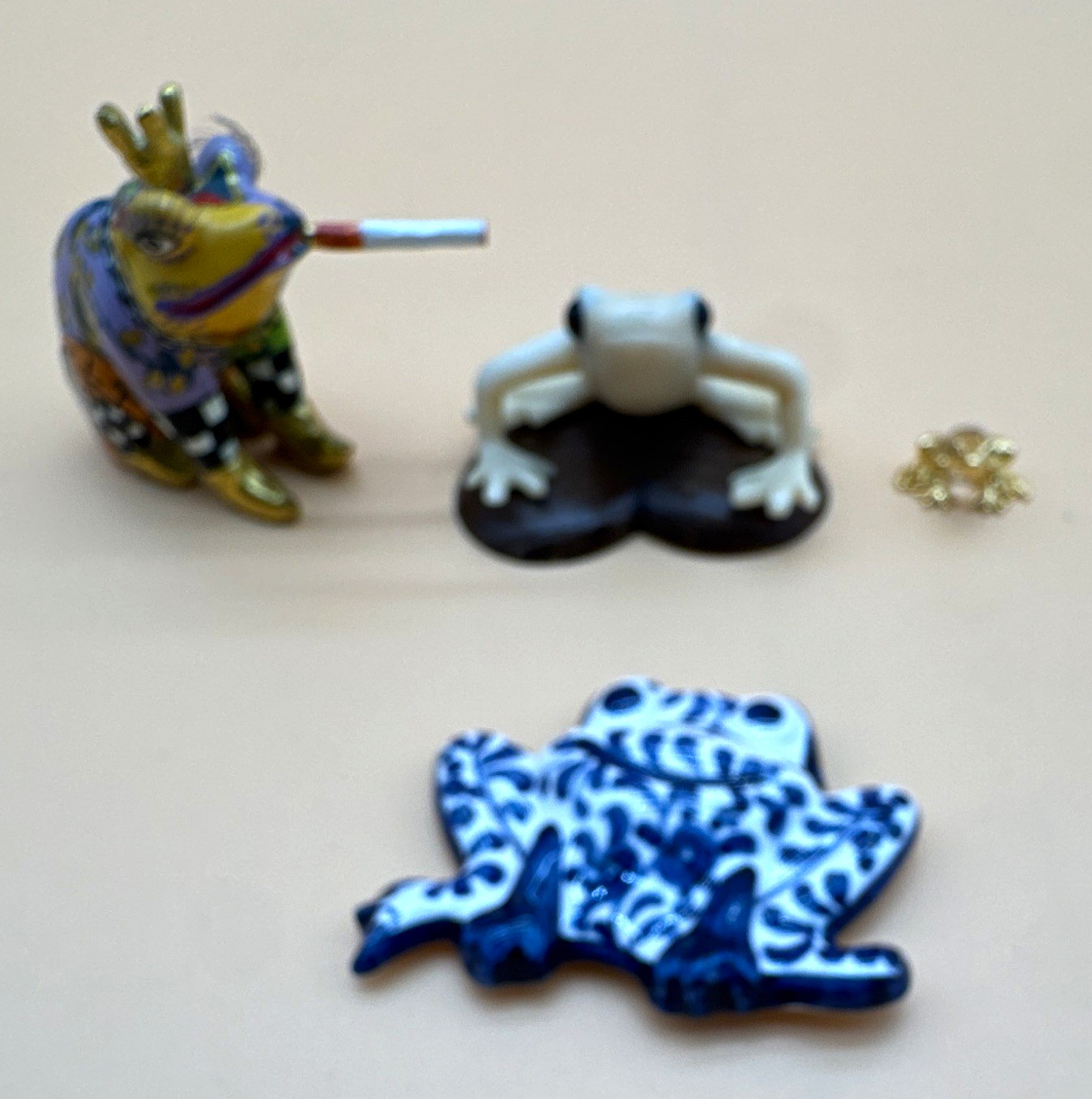 Lot of 4 Decorative Frog Figurines – Ceramic, Resin & Miniature Collectibles Lot of 4 Decorative Frog Figurines – Ceramic, Resin & Miniature Collectibles