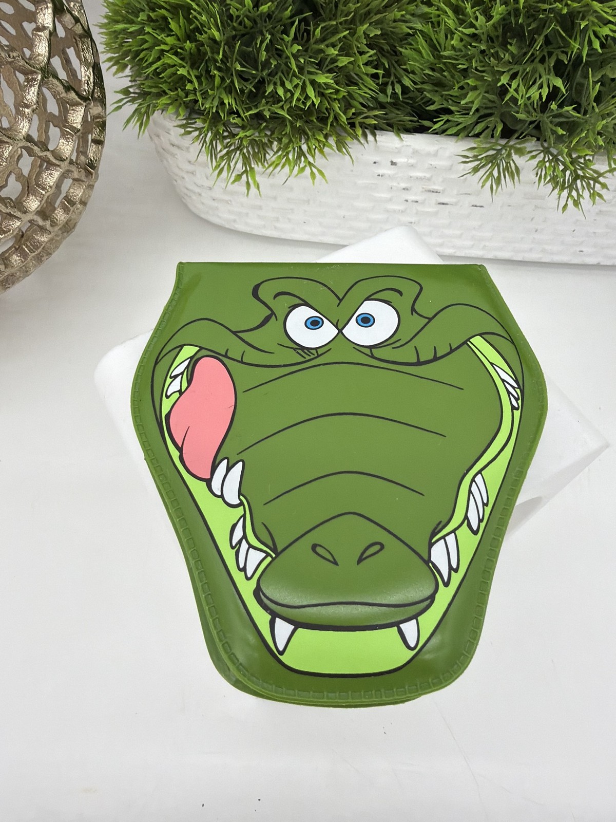 Vintage Disney Store Peter Pan Tick Tock Crocodile Wallet Captain Hook Inside Vintage Disney Store Peter Pan Tick Tock Crocodile Wallet Captain Hook Inside