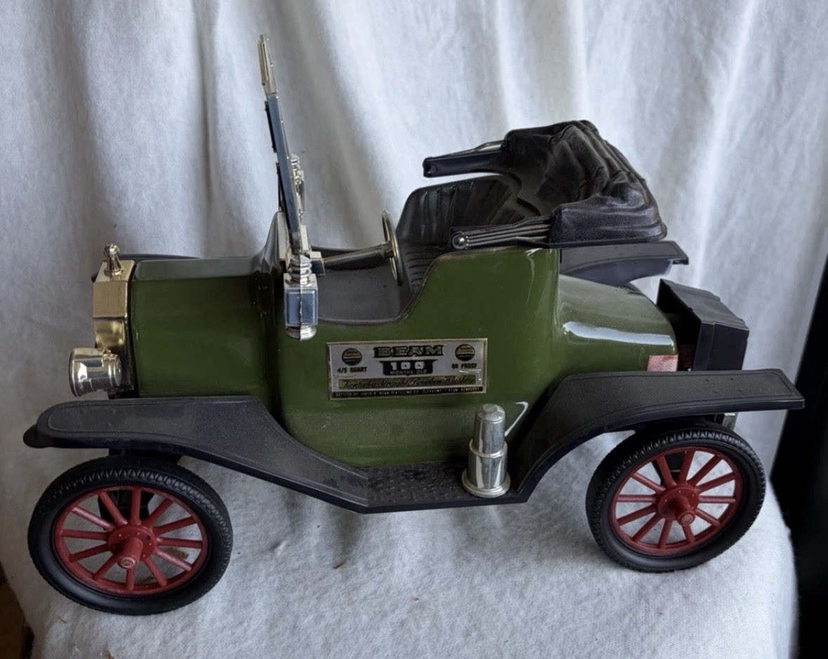 Vintage 1974 Jim Beam 1913 Ford Model T Porcelain Decanter - Full & Sealed