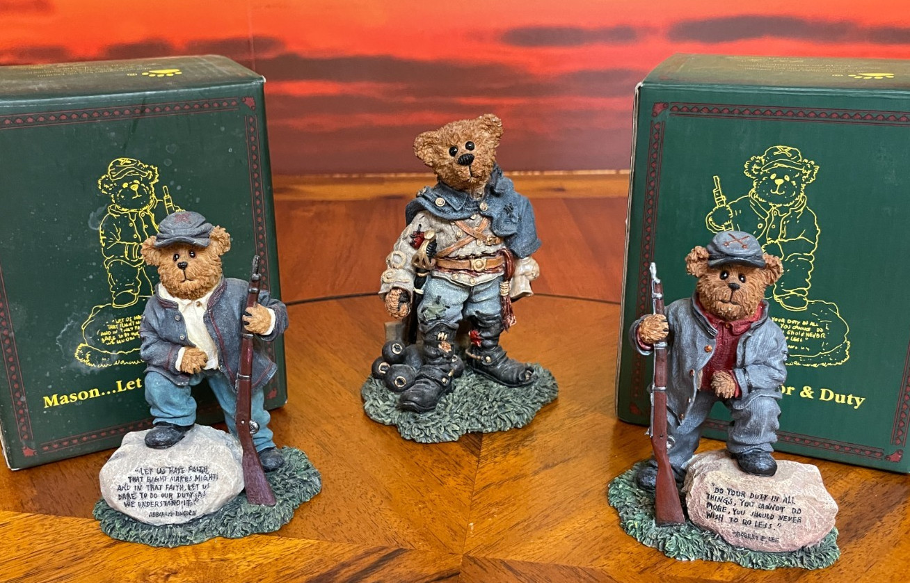 LOT of 3 Boyds Bears Resin MASON & DIXON and STONEWALL LOT of 3 Boyds Bears Resin MASON & DIXON and STONEWALL