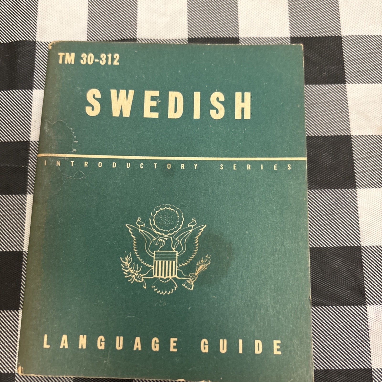 1943 WWII Era War Department Swedish Language Guide Book TM 30-312