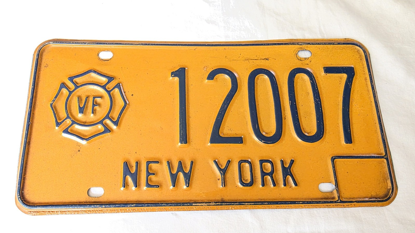 VINTAGE LICENSE PLATE VOLUNTEER FIREFIGHTER 1970s ONE IN GOOD CONDITIO VINTAGE LICENSE PLATE VOLUNTEER FIREFIGHTER 1970s ONE IN GOOD CONDITIO