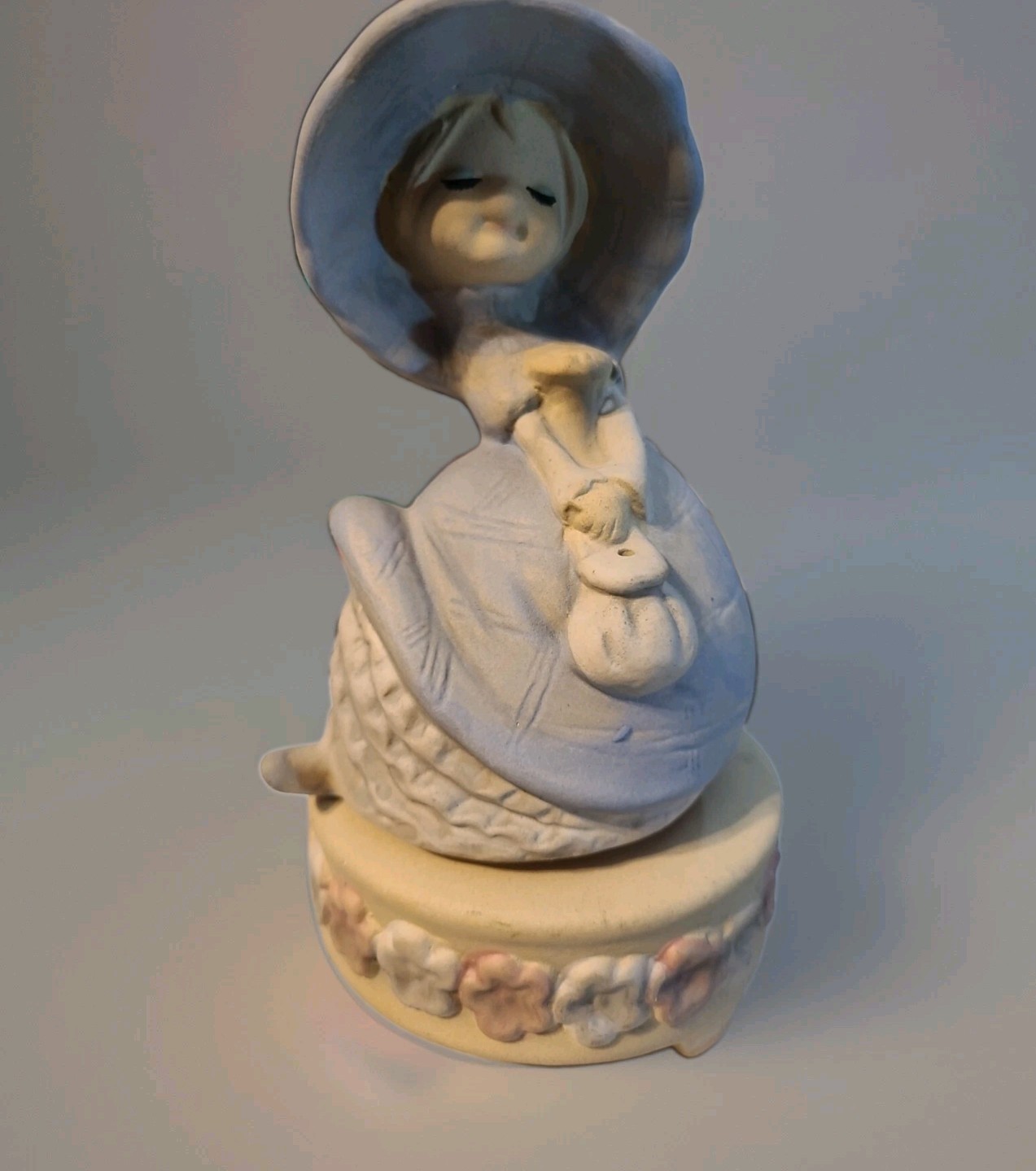 Vintage Sankyo Figurine Music Box uctci works