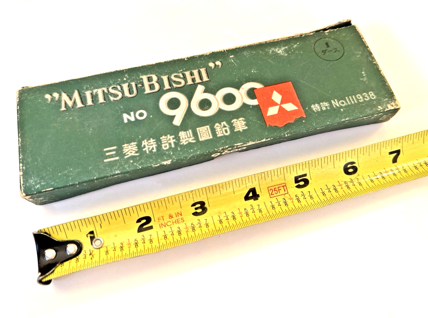 Vintage Mitsubishi no. 9600 w 12 Pencils and original box \ Vintage Mitsubishi no. 9600 w 12 Pencils and original box \