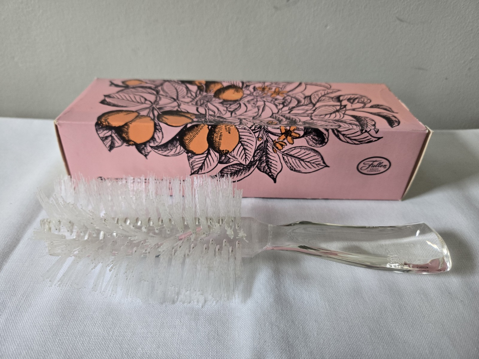 Vintage FULLER Hairbrush SPIRAL HALF ROUND Clear Lucite Nylon Bristles NOS Vintage FULLER Hairbrush SPIRAL HALF ROUND Clear Lucite Nylon Bristles NOS