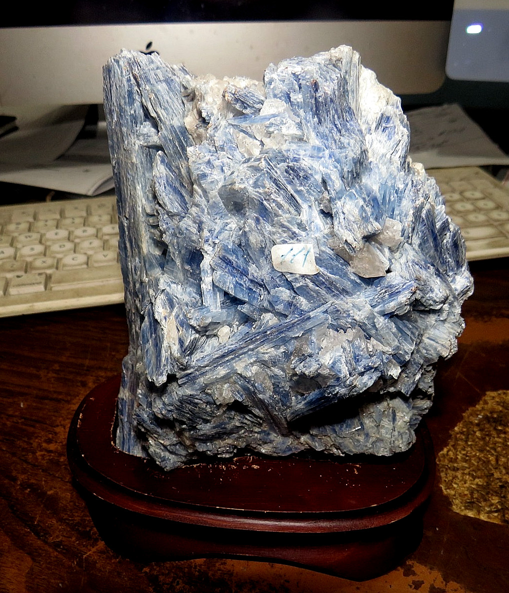 GORGEOUS HUGE 5.5 lb. SPECIMEN OF BLUE KYANITE IN A WOOD STAND