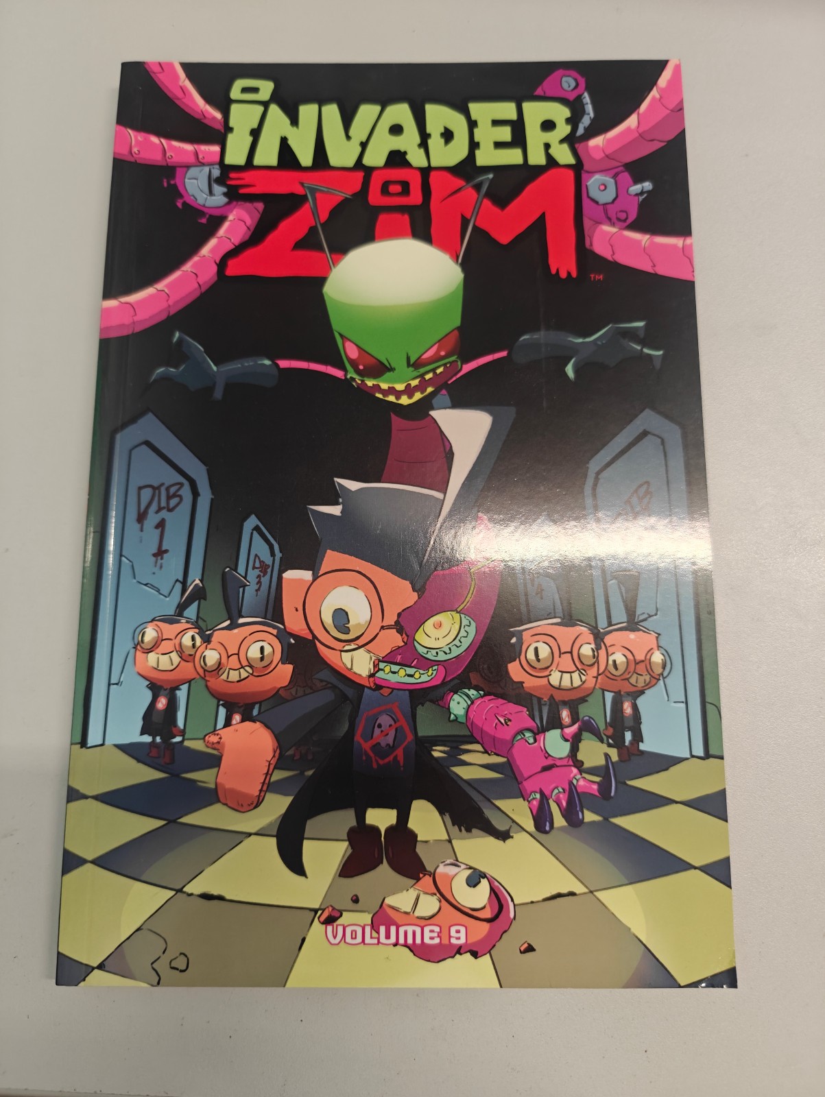 INVADER ZIM TPB VOLUME #9 (2020) - GRADE NM - ONI PRESS STEPHAN PARK VARIANT INVADER ZIM TPB VOLUME #9 (2020) - GRADE NM - ONI PRESS STEPHAN PARK VARIANT