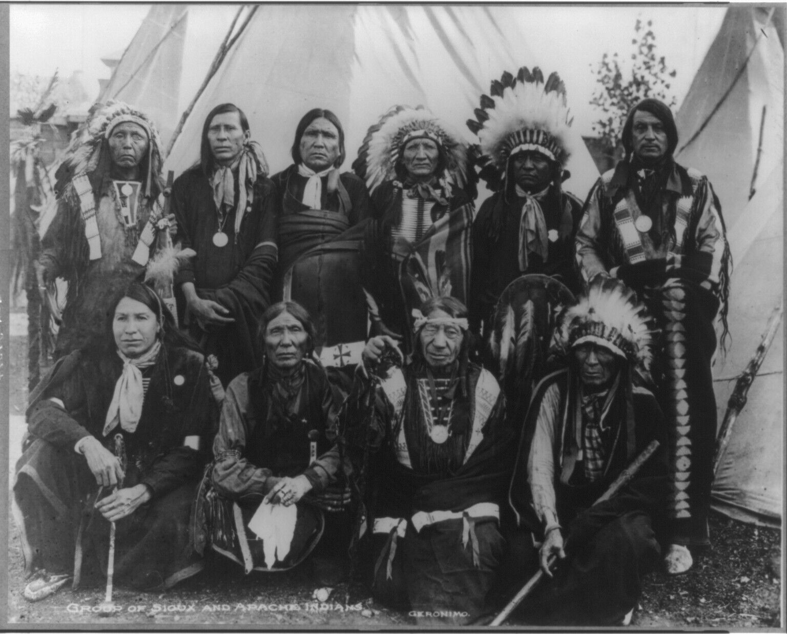 1904 Group of APACHE & SIOUX INDIANS Native Photo Picture 8