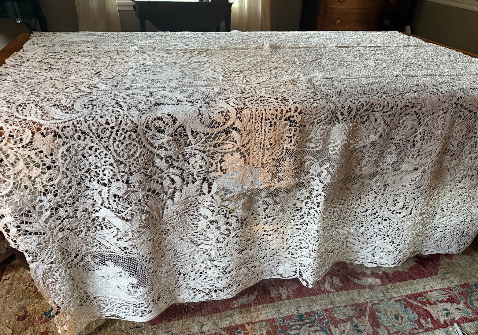 ANTIQUE NET LACE BOBBIN FIGURAL TABLECLOTH FIGURES DEER BIRDS BANQUET 64 ANTIQUE NET LACE BOBBIN FIGURAL TABLECLOTH FIGURES DEER BIRDS BANQUET 64
