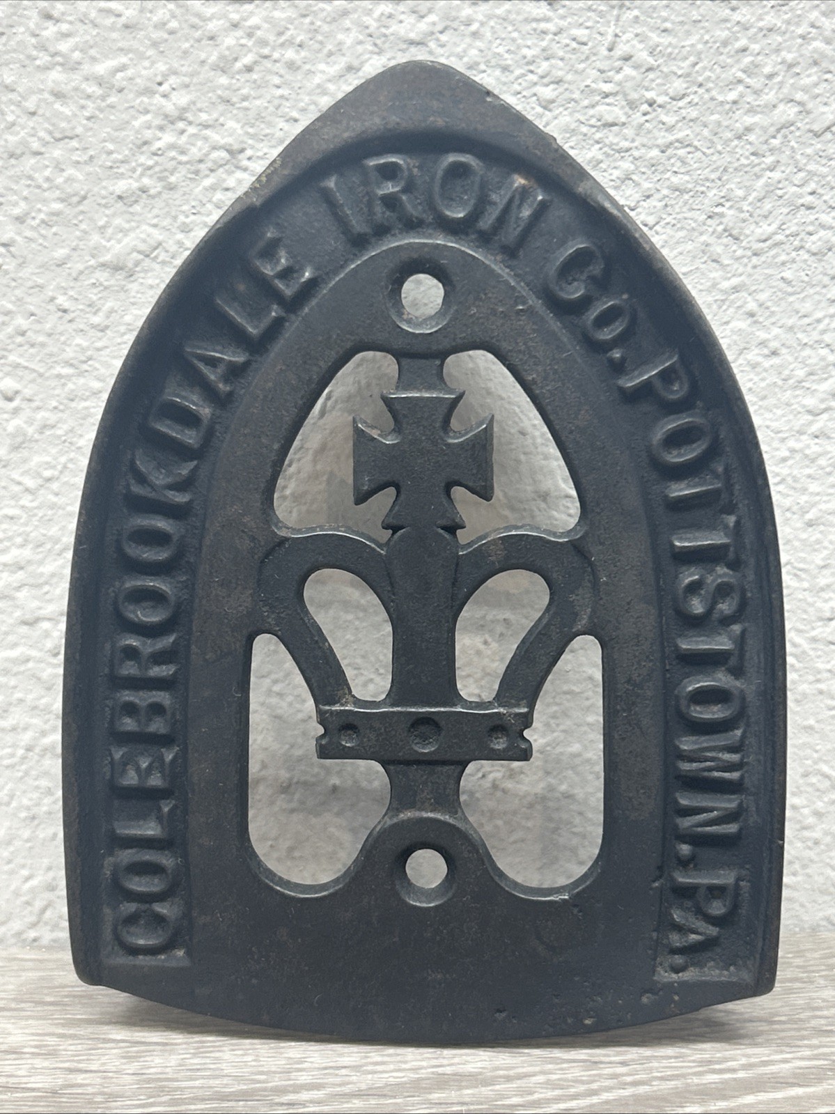 VTG COLEBROOKDALE IRON Co. Sad Iron Trivet Crown & Maltese Cross Pottstown PA VTG COLEBROOKDALE IRON Co. Sad Iron Trivet Crown & Maltese Cross Pottstown PA