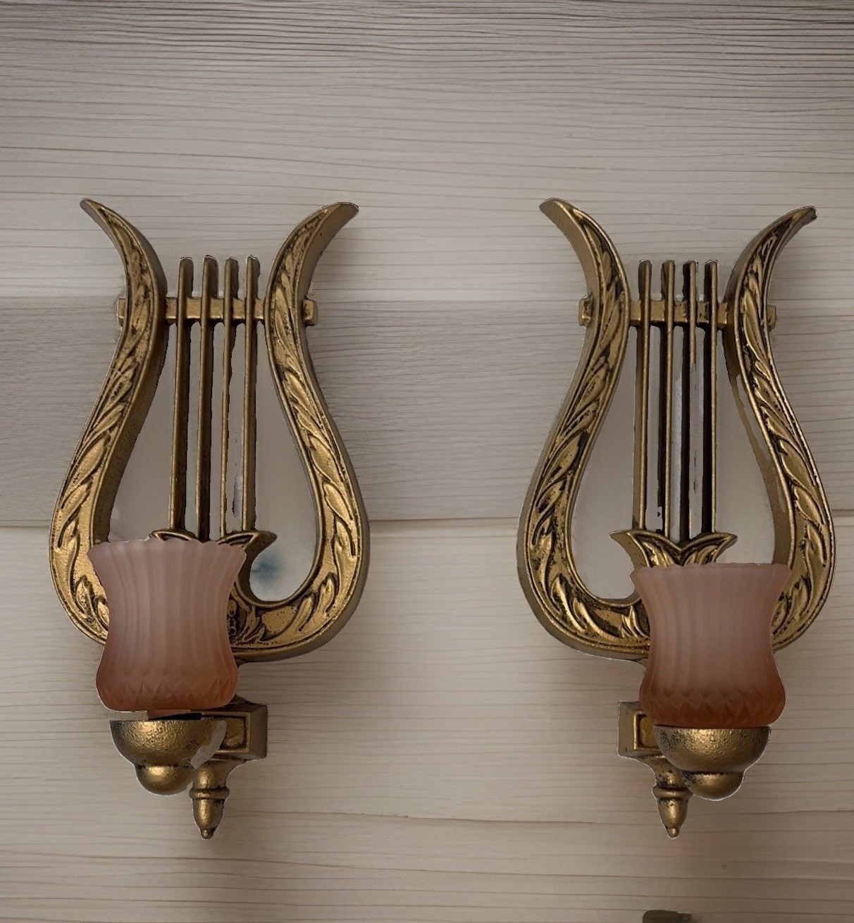 Vtg Hoda 1978 Cast Gold Metal Finished Lyre Wall Sconce/Pink Satin Candleholder Vtg Hoda 1978 Cast Gold Metal Finished Lyre Wall Sconce/Pink Satin Candleholder