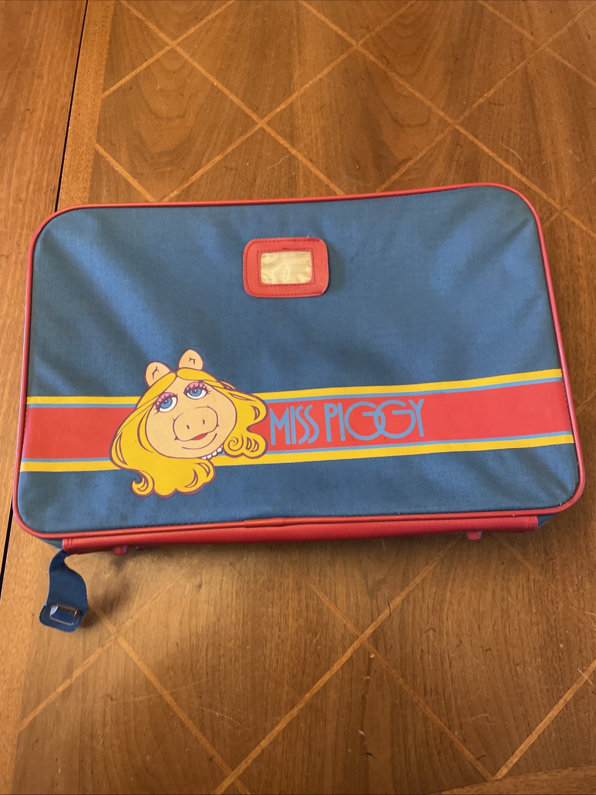 Vintage 1981 Miss Piggy Children’s Suitcase Vintage 1981 Miss Piggy Children’s Suitcase