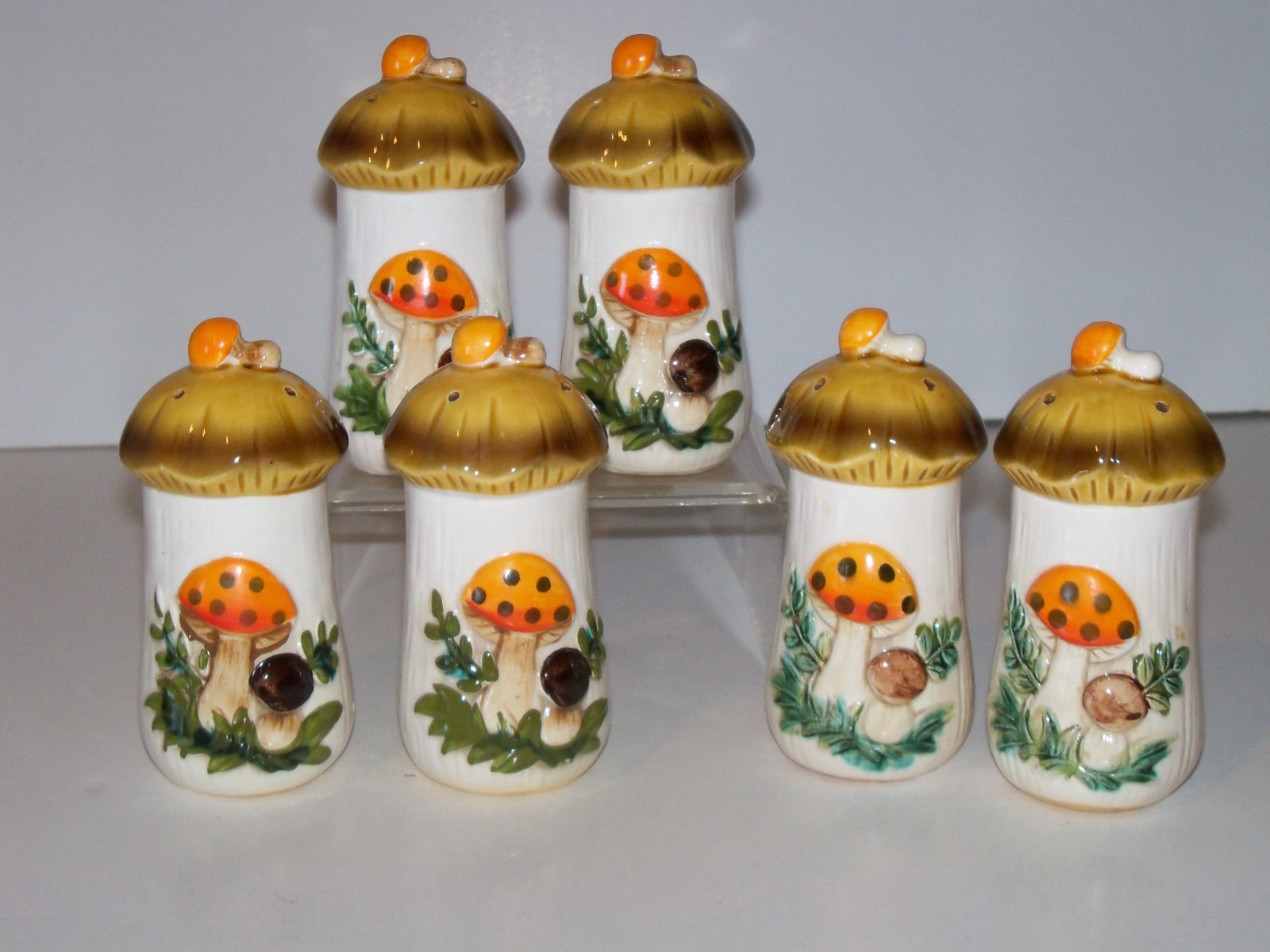 Vintage 1970s Sears Roebuck Merry Mushroom 6 pc.Spice Shaker Set