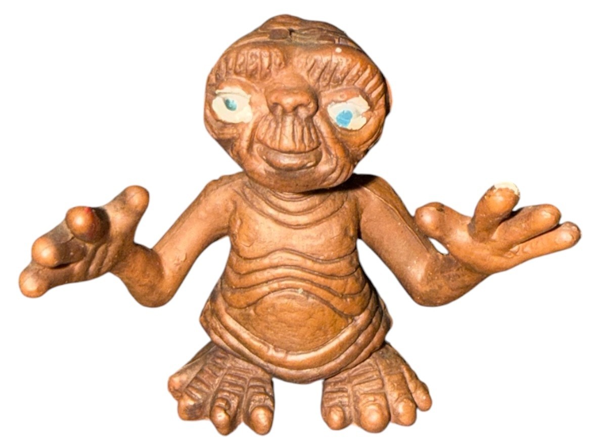 E.T. The Extra-Terrestrial E.T. Brown Plastic Figurine Mini Figure, 1 Pack