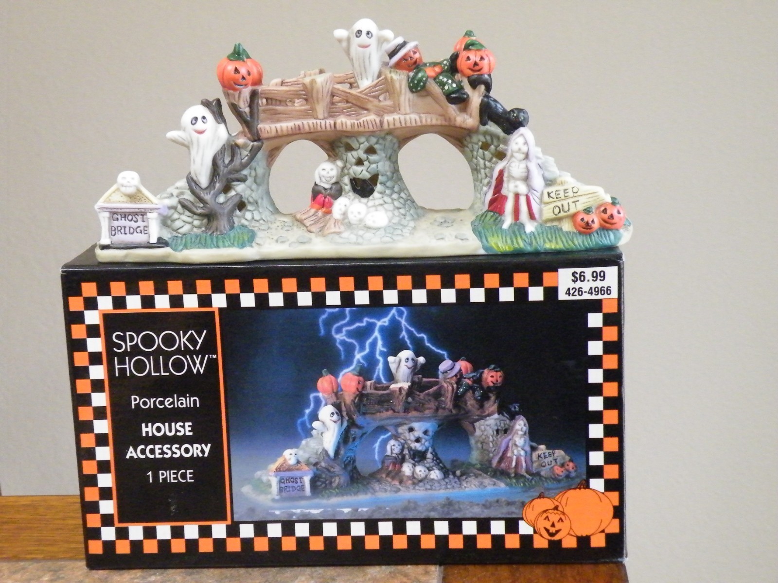 Vintage SPOOKY HOLLOW Haunted BRIDGE Porcelain Halloween VILLAGE Ghost Pumpkins Vintage SPOOKY HOLLOW Haunted BRIDGE Porcelain Halloween VILLAGE Ghost Pumpkins