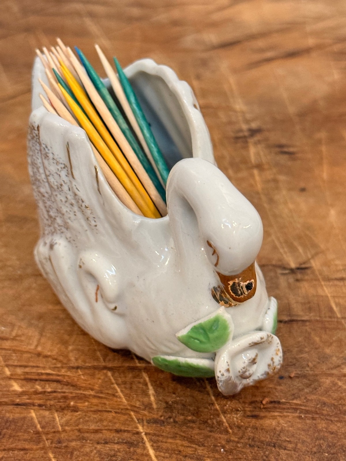 Vintage white swan ceramic toothpick/match holder Vintage white swan ceramic toothpick/match holder