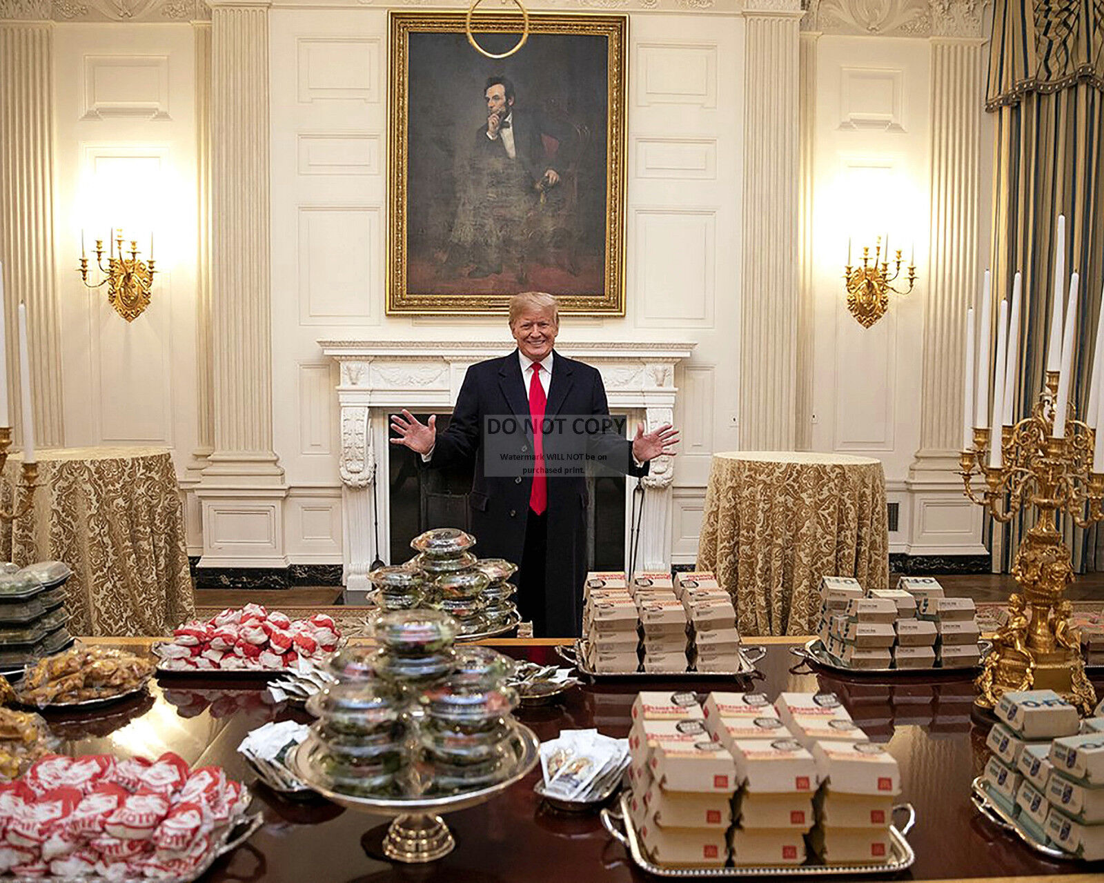 DONALD TRUMP w/ FAST FOOD FOR THE 2018 CLEMSON FOOTBALL TEAM  8X10 PHOTO (RT651)