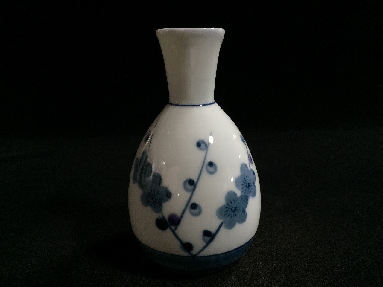 U1645 / Vintage Japanese Blue White Porcelain Sake Bottle Tokkuri Flower