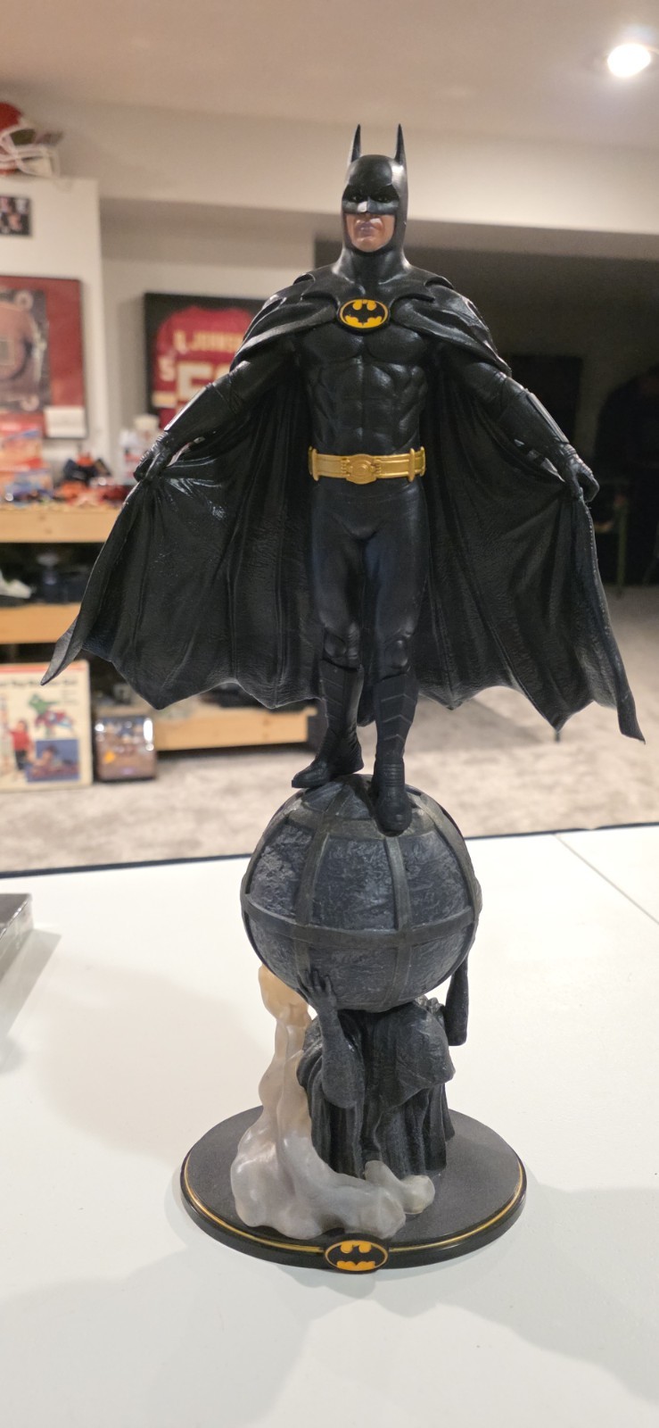 DC Diamond Select 1989 Batman Gallery Diorama - Ships Next Business Day DC Diamond Select 1989 Batman Gallery Diorama - Ships Next Business Day