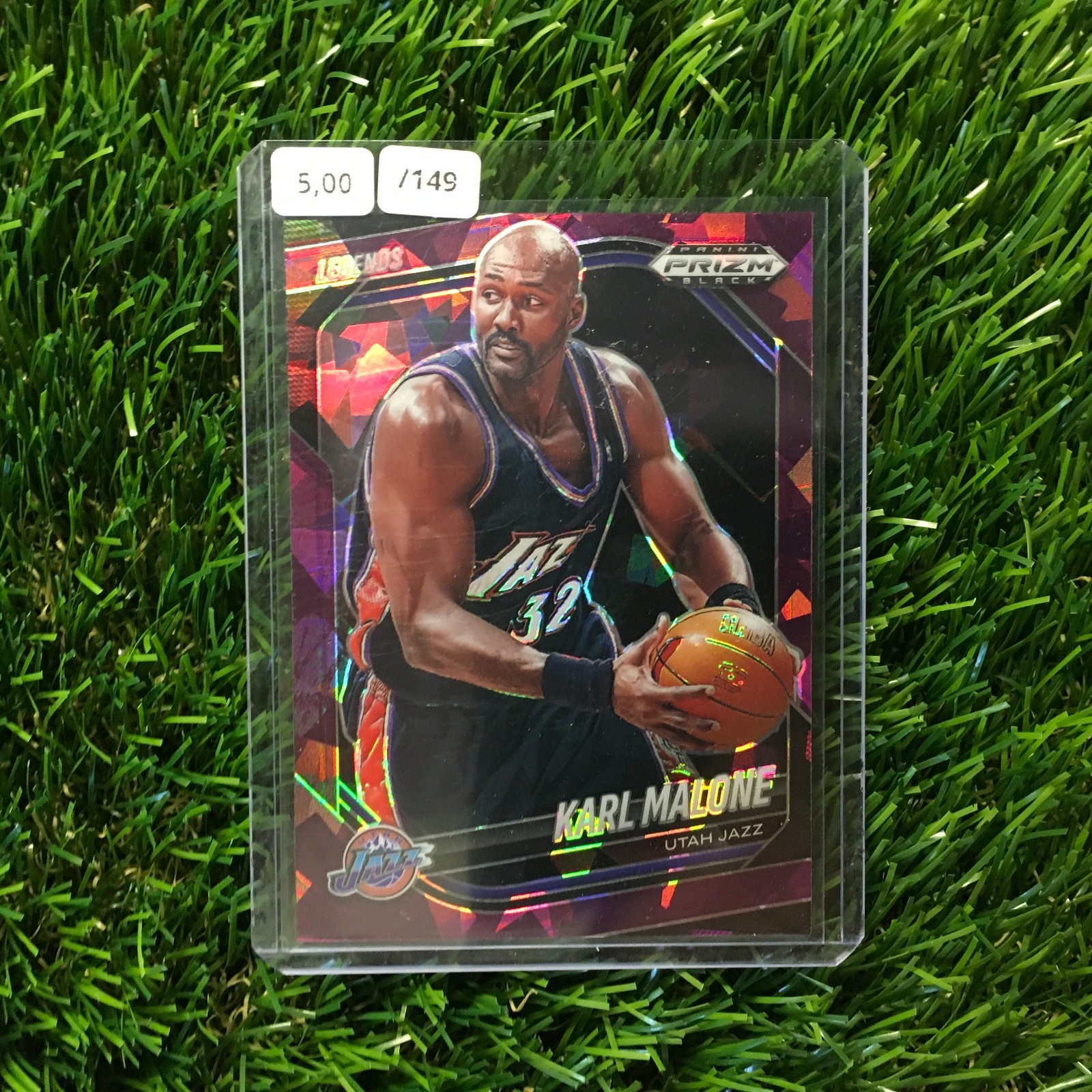 Karl Malone 2024-25 Panini Prizm Black #269 - Purple Cracked Ice - 084/149 Karl Malone 2024-25 Panini Prizm Black #269 - Purple Cracked Ice - 084/149